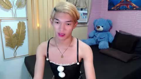 urasian_john20 online show from May 4, 11:01 pm