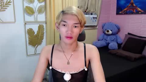 urasian_john20 online show from May 7, 1:22 am
