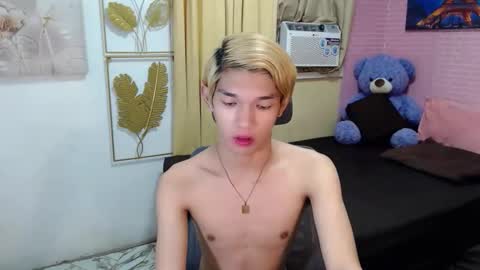 urasian_john20 online show from May 22, 7:59 am