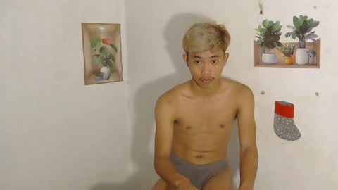 urasian_jomarie online show from April 22, 9:05 pm