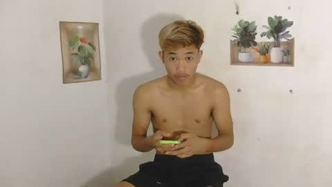 Snapshot of urasian_jomarie chatting on May 24, 8:25 pm urasian_jomarie online show from May 24, 8:25 pm