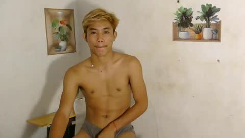 Snapshot of urasian_jomarie chatting on June 12, 1:32 pm urasian_jomarie online show from June 12, 1:32 pm