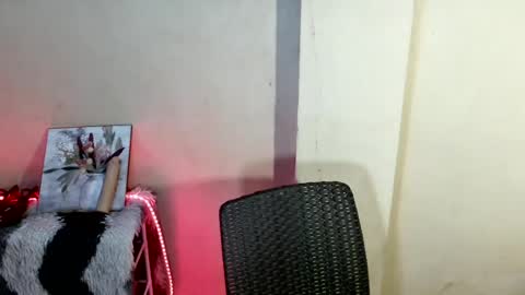 Snapshot of urasian_mary chatting on April 24, 5:04 pm urasian_mary online show from April 24, 5:04 pm