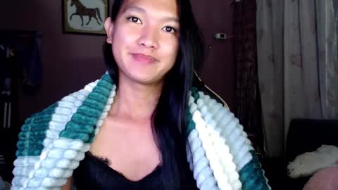 NEWRA  ALLISON online show from February 21, 9:32 pm