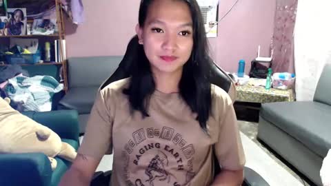 NEWRA  ALLISON online show from March 8, 5:01 pm