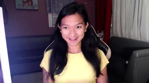 NEWRA  ALLISON online show from October 28, 7:16 pm