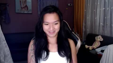 NEWRA  ALLISON online show from November 24, 7:24 pm