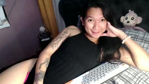 NEWRA  ALLISON online show from February 28, 9:38 pm