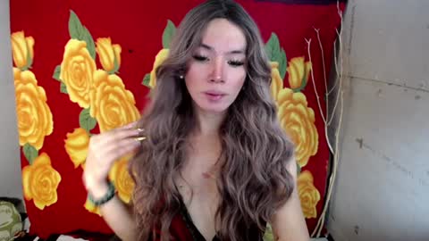 yana online show from December 18, 9:58 am