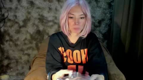 yana online show from February 5, 1:22 pm