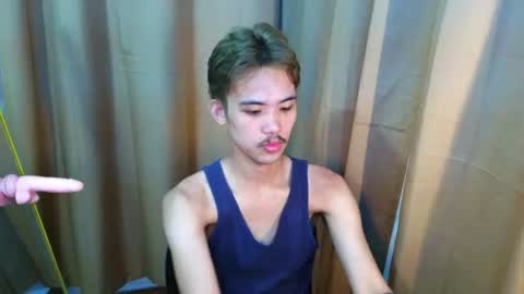 Snapshot of urasiancumboix2 chatting on June 15, 10:50 am urasiancumboix2 online show from June 15, 10:50 am