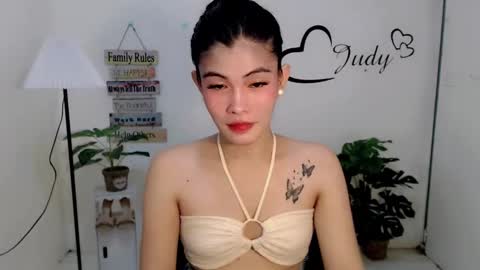 Snapshot of urasianpinayjudyxxx chatting on February 3, 12:47 pm urasianpinayjudyxxx online show from February 3, 12:47 pm