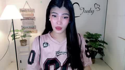 Snapshot of urasianpinayjudyxxx chatting on February 6, 8:18 am urasianpinayjudyxxx online show from February 6, 8:18 am