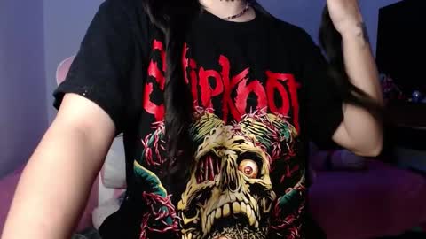 Danielle  online show from December 9, 9:06 am