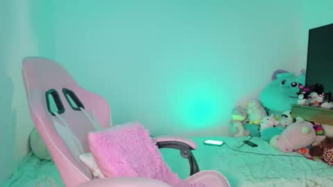 Danielle  online show from February 5, 10:42 am