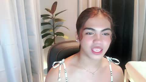 Snapshot of urbaby_anthony chatting on June 26, 6:34 pm urbaby_anthony online show from June 26, 6:34 pm
