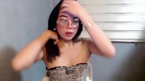 Snapshot of urbabydollx16 chatting on May 22, 8:42 am urbabydollx16 online show from May 22, 8:42 am