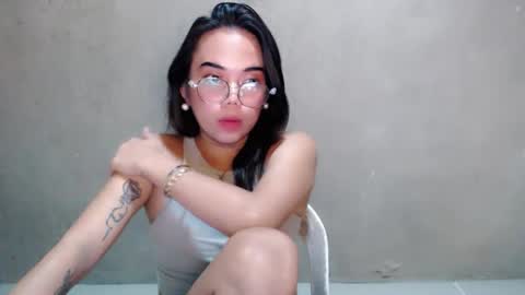 Snapshot of urbabydollx16 chatting on June 2, 7:38 pm urbabydollx16 online show from June 2, 7:38 pm