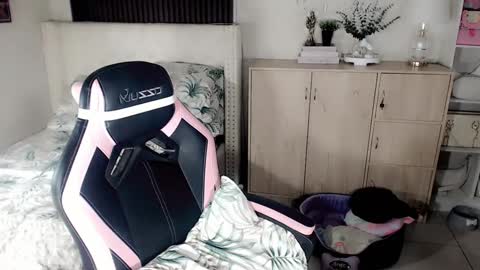 MONICA DEMONYETA online show from December 27, 4:58 am