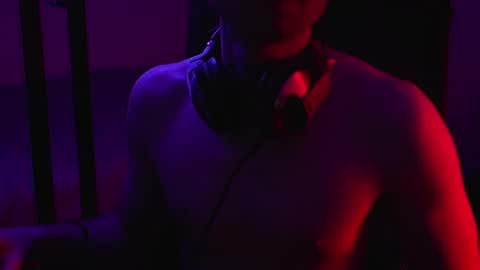 urboytoy_512 online show from November 8, 5:34 pm