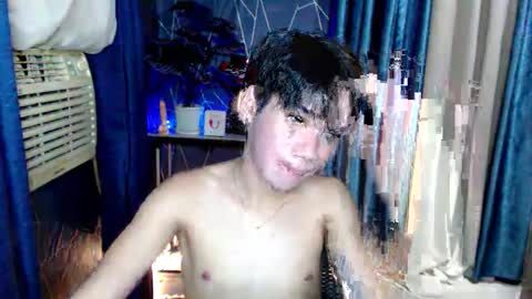 Snapshot of urboytoyheaven chatting on May 24, 5:56 am urboytoyheaven online show from May 24, 5:56 am