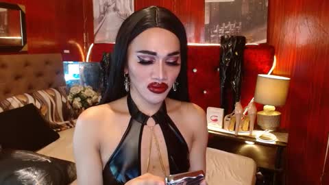 Snapshot of urcumgirlasiants chatting on December 11, 11:51 am KENDALL online show from December 11, 11:51 am