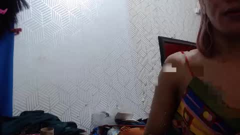 Snapshot of urcumgirlasiants chatting on December 31, 7:42 am KENDALL online show from December 31, 7:42 am