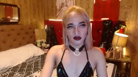 Snapshot of urcumgirlasiants chatting on January 3, 3:22 pm KENDALL online show from January 3, 3:22 pm