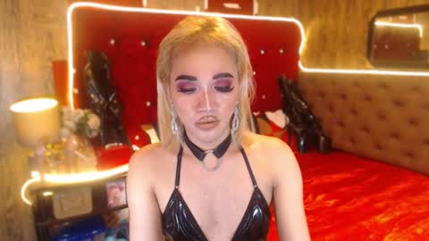 Snapshot of urcumgirlasiants chatting on January 17, 1:24 pm KENDALL online show from January 17, 1:24 pm