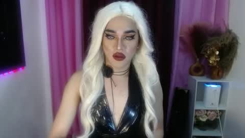 Snapshot of urcumgirlasiants chatting on November 3, 6:09 pm KENDALL online show from November 3, 6:09 pm