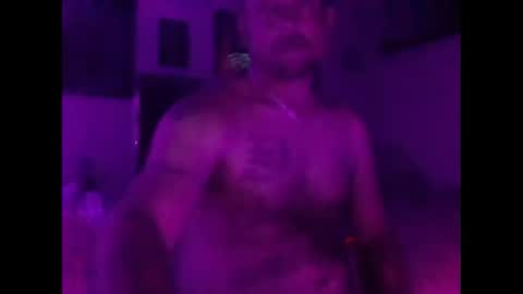 Snapshot of urdaddy875867 chatting on November 27, 7:43 am urdaddy875867 online show from November 27, 7:43 am