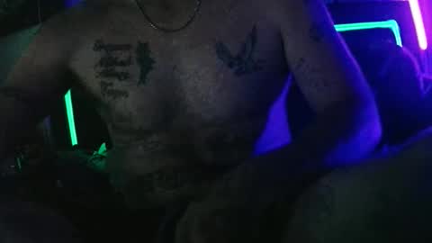 urdaddy875867 online show from May 17, 11:56 pm