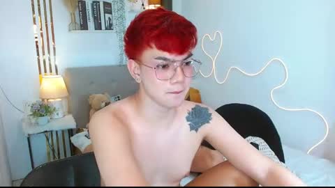 Snapshot of urdeityoflove_ chatting on September 10, 2:06 pm rose and khristine online show from September 10, 2:06 pm