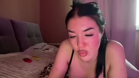 Snapshot of urdevilbaby chatting on January 12, 11:50 am Margo online show from January 12, 11:50 am