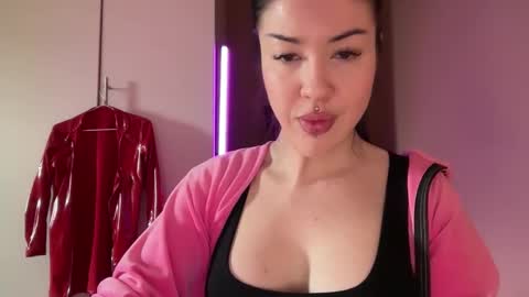 Snapshot of urdevilbaby chatting on September 28, 7:36 am Margo online show from September 28, 7:36 am
