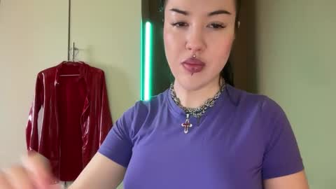 Snapshot of urdevilbaby chatting on October 11, 7:18 am Margo online show from October 11, 7:18 am