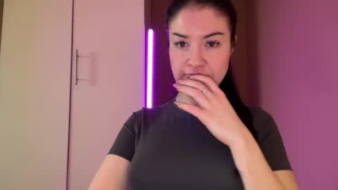 Snapshot of urdevilbaby chatting on October 14, 5:52 am Margo online show from October 14, 5:52 am
