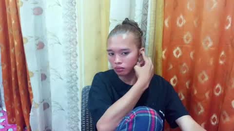 Snapshot of urdollacyl chatting on June 25, 3:49 pm Sweetacyl online show from June 25, 3:49 pm
