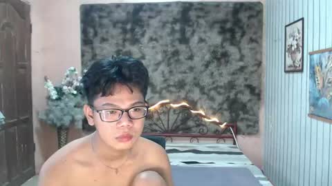 Snapshot of urdreamboy_doms chatting on July 24, 5:16 am urdreamboy_doms online show from July 24, 5:16 am