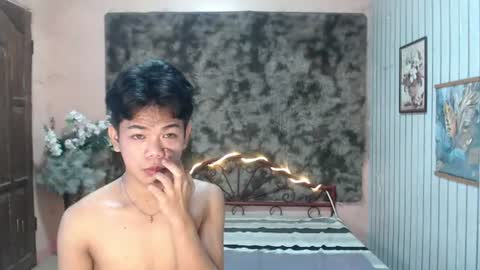 Snapshot of urdreamboy_doms chatting on August 4, 2:48 am urdreamboy_doms online show from August 4, 2:48 am