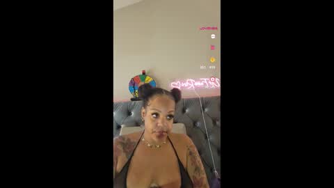 urfaveriri online show from October 31, 12:06 pm