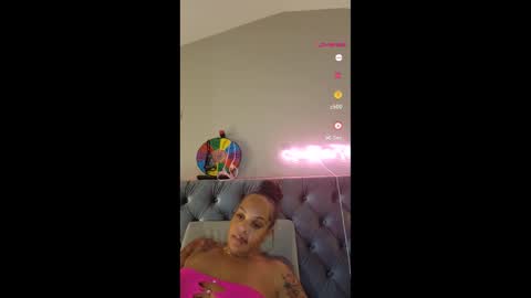 urfaveriri online show from November 15, 10:12 am