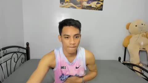 urfucker_vinz online show from February 15, 1:52 pm