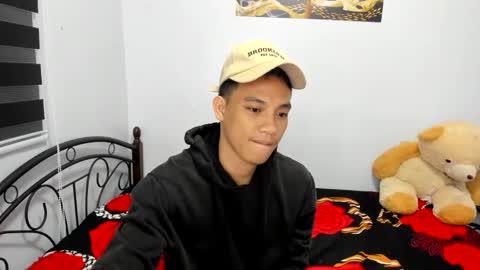 urfucker_vinz online show from April 10, 1:05 pm