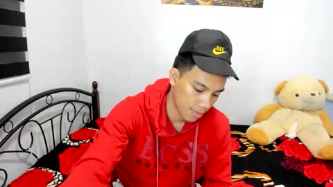 urfucker_vinz online show from April 15, 12:56 pm