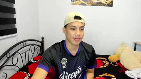 urfucker_vinz online show from April 19, 1:10 pm