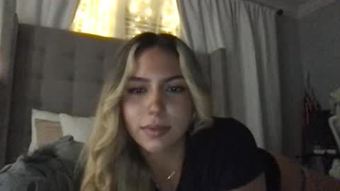 Snapshot of urgfmandy chatting on December 3, 2:52 am urgfmandy online show from December 3, 2:52 am