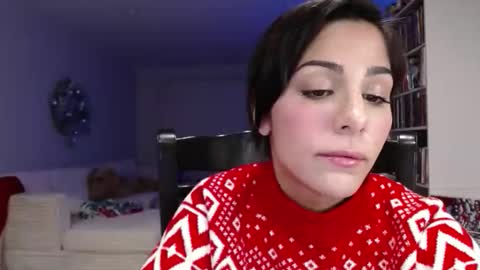 Snapshot of urgoddessmarla chatting on December 4, 3:27 am Goddess Marla online show from December 4, 3:27 am