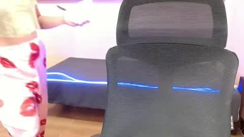 Miss Sophia3 online show from March 4, 3:40 pm