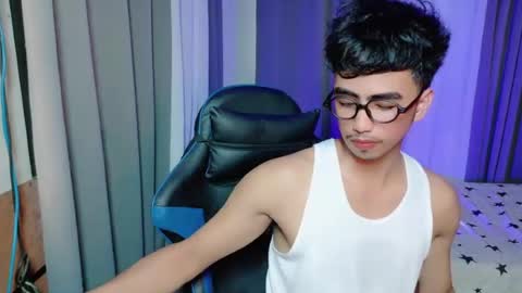 Snapshot of urguy_francis chatting on July 5, 3:56 am urguy_francis online show from July 5, 3:56 am